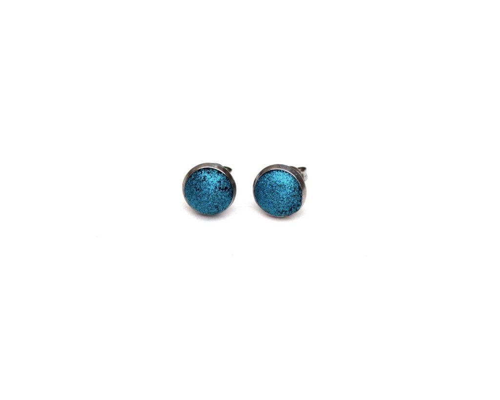 Boucles d'oreilles puces serties 8mm paillettes holographiques bleu turquoise en acier inoxydable
