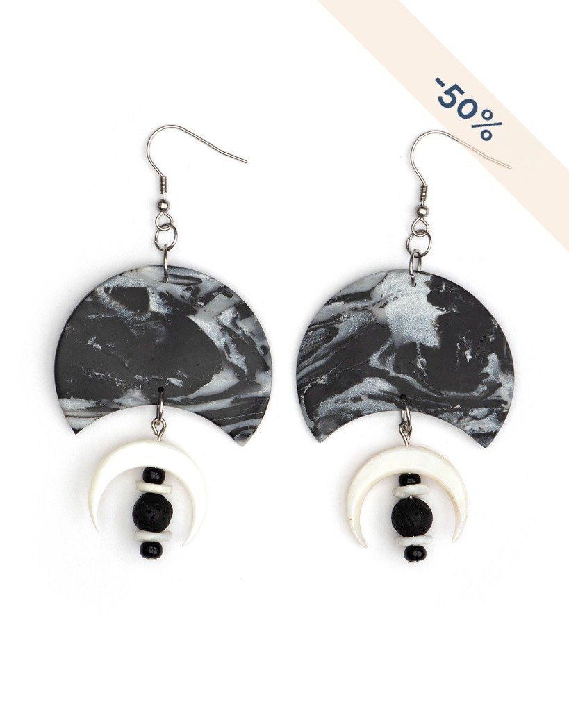 Boucles d'oreilles très grandes demi lune noir et blanc - Collection imitation - Modèle unique - Bijoux en promotion !