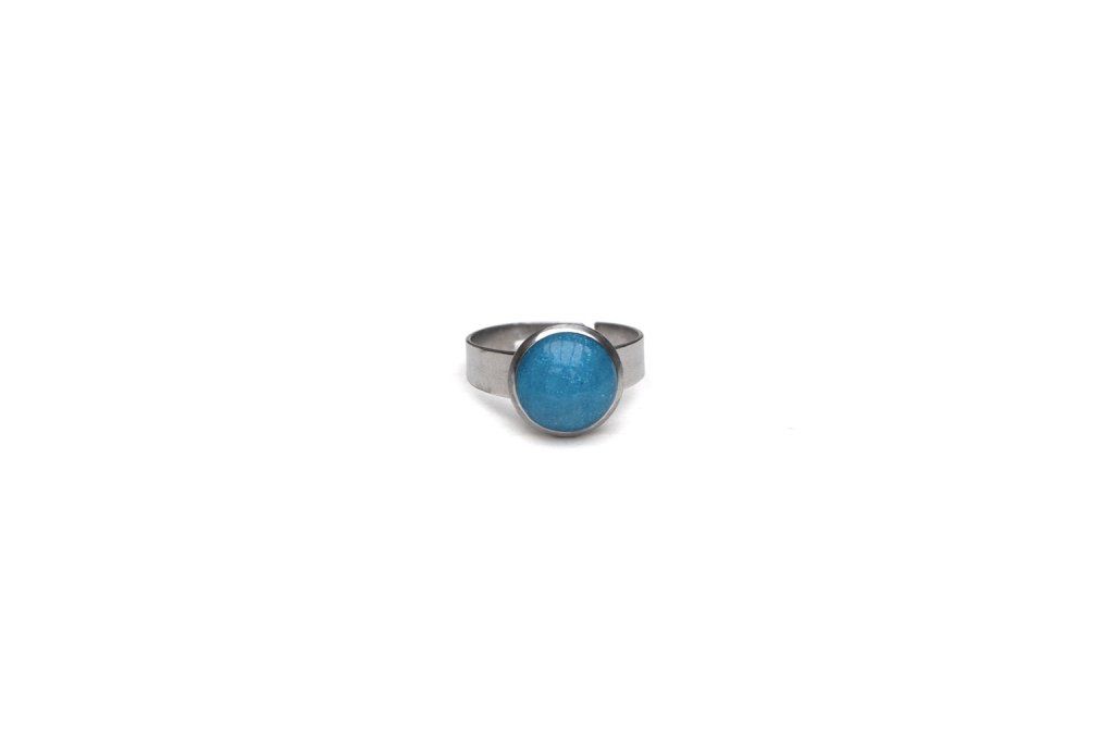 Petite bague réglable ronde bleu clair pailleté en acier inoxydable