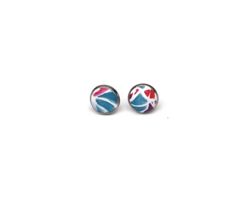 Boucles d'oreilles puces serties 10mm vitrail multicolore - collection Imitation