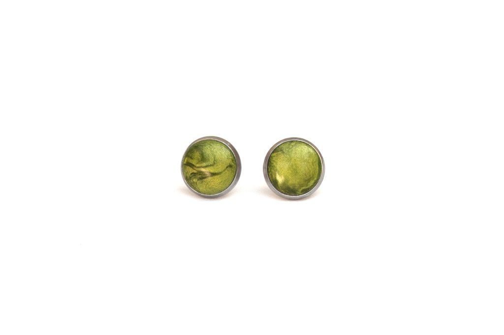 Boucles d'oreilles puces serties 10mm vert clair en acier inoxydable