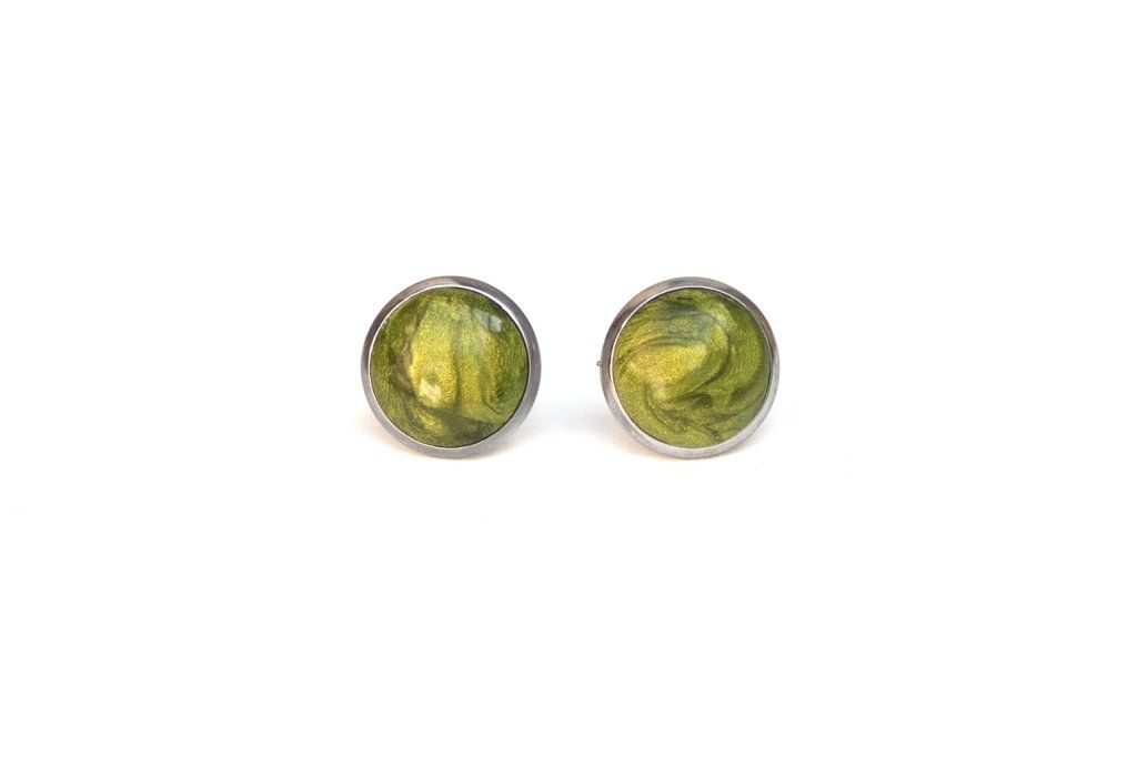 Boucles d'oreilles puces serties 12mm vert clair en acier inoxydable