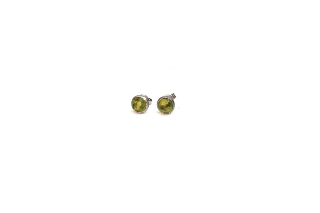 Boucles d'oreilles puces serties 6mm vert clair en acier inoxydable