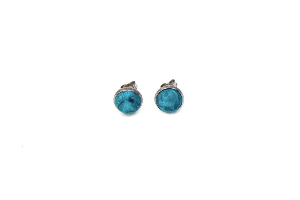 Boucles d'oreilles puces serties 8mm bleu turquoise en acier inoxydable