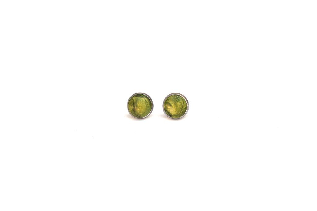 Boucles d'oreilles puces serties 8mm vert clair en acier inoxydable