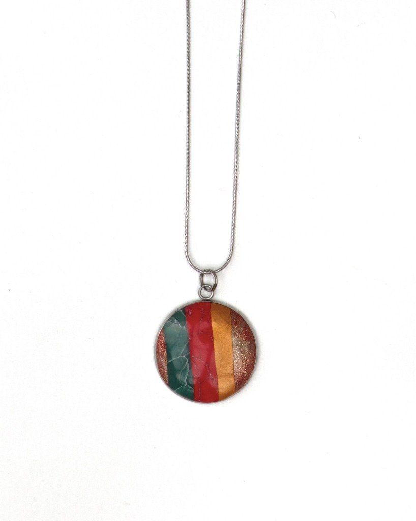 Collier pendentif rond marbre vert, rouge et or - collection Imitation