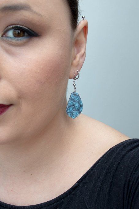 Boucles d'oreilles portée