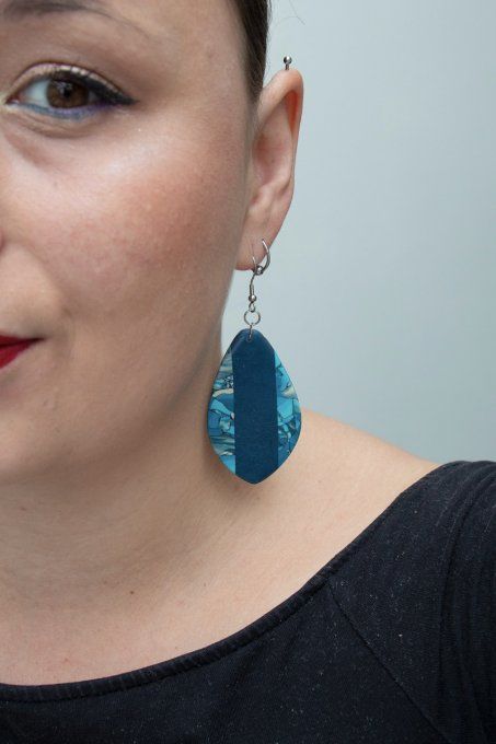 Boucles d'oreilles portées