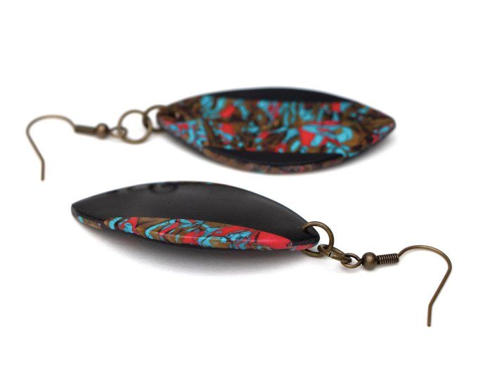 boucles oreilles navette imitation noir bleu or detail