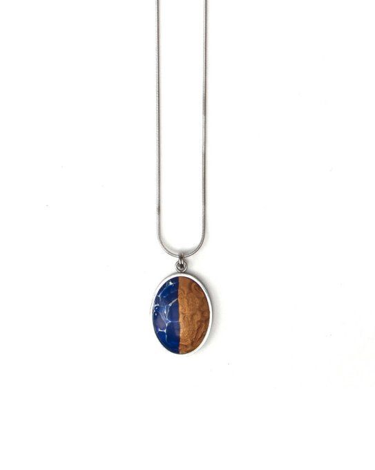 Collier pendentif ovale en acier inoxydable marbre bleu et or - Pièce unique