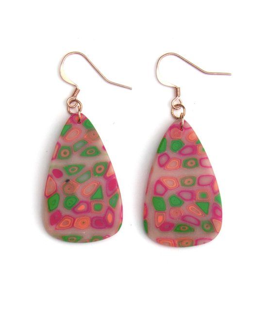 Destockage : boucles d'oreilles et bague réglable rose fuchsia et vert - Pièces uniques